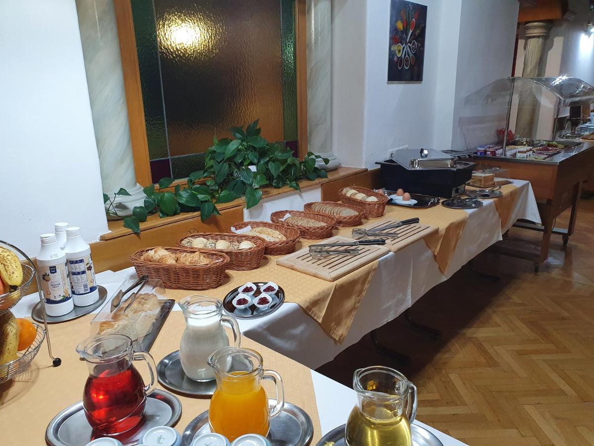 סמרינג Kurhotel Renona Rehabilitation מראה חיצוני תמונה